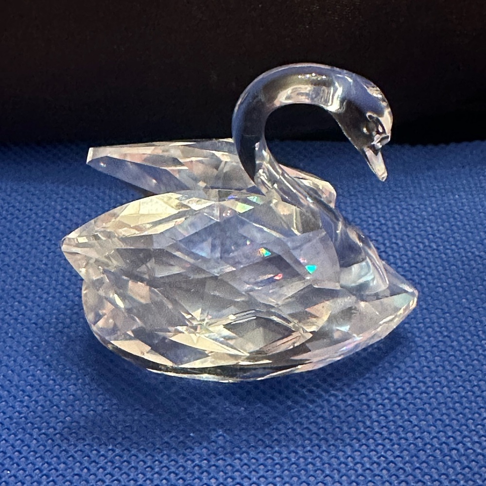 Swarovski Crystal Swan 2“ x 1.5“